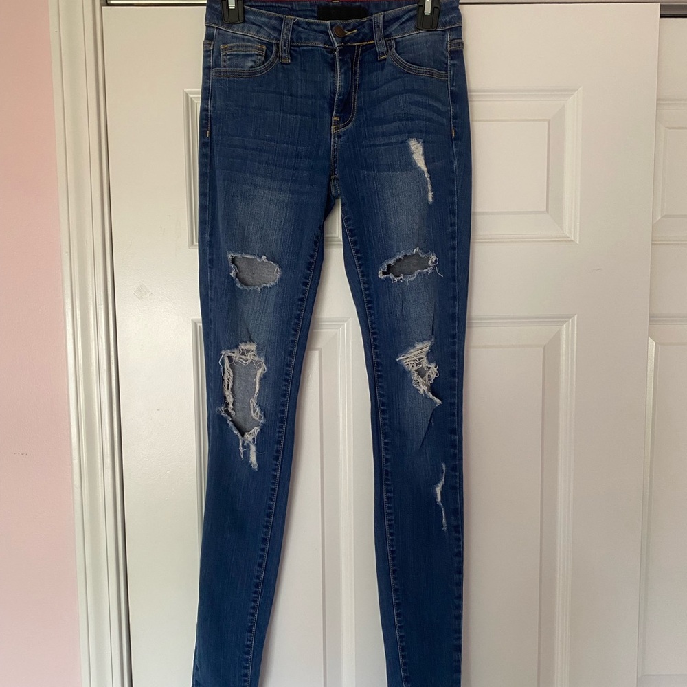 skinny jeans with rips